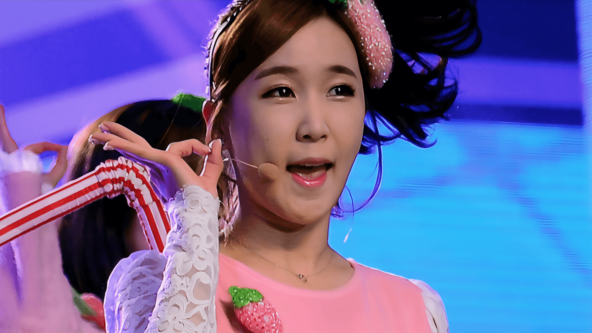 元Crayon Popチョア、子宮頸がんを乗り越え双子の息子を出産