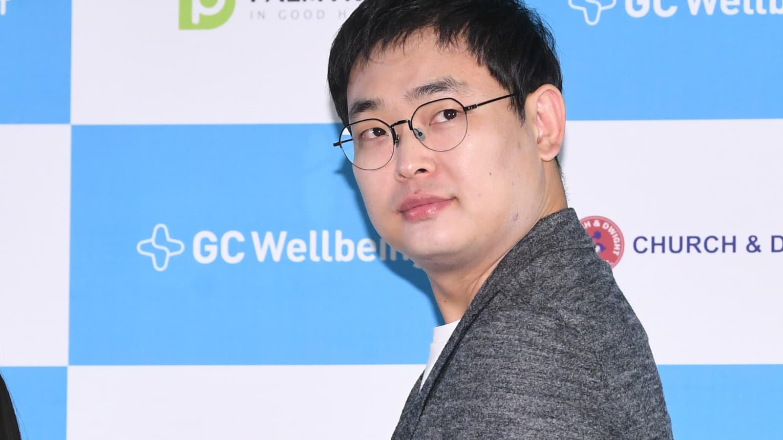 コメディアン・パク・ヨンジンの妻、ビットコインを220ドルで購入——10年越しの告白