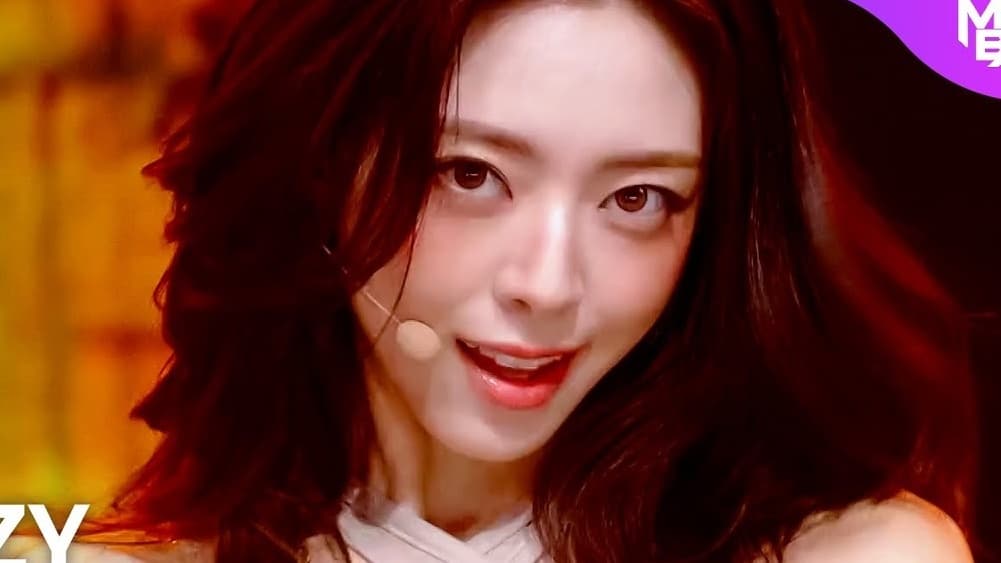 ITZY イェジがパリへ出発、Tunnel Visionワールドツアー中に2020年B面曲がまさかのチャート逆走