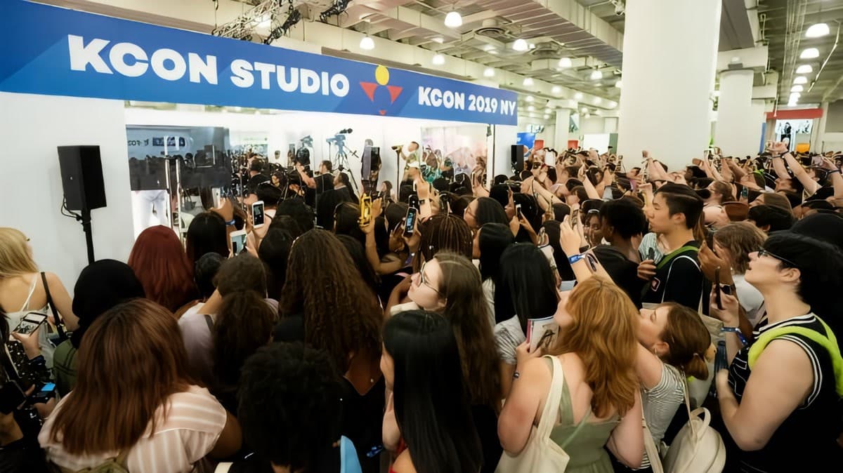 KCON JAPAN 2026、K-POPフェスティバルの新たな基準を打ち立てる